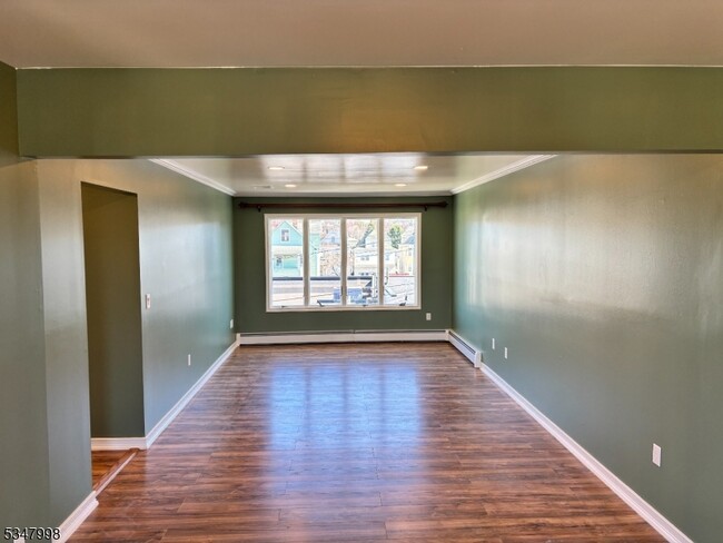 15 Lincoln Pl in Wallington, NJ - Building Photo - Building Photo