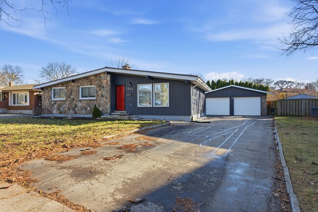4206 Glenayr Ave in Niagara Falls, ON - Building Photo - Building Photo