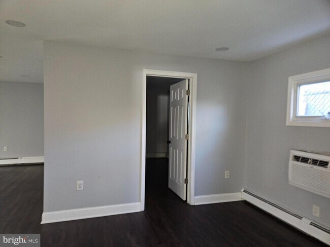 414 Delaware Ave in Croydon, PA - Building Photo - Building Photo