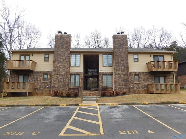 2111 Epworth Dr NE in Huntsville, AL - Building Photo - Building Photo