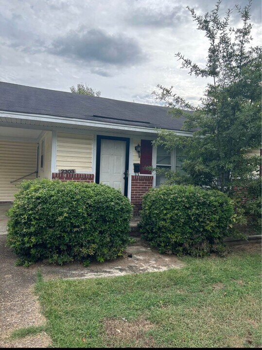 2303 Raspberry in Tupelo, MS - Building Photo