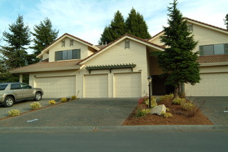 East Highland Townhomes in Bellevue, WA - Building Photo - Building Photo