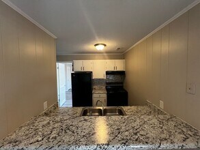 5845 Century Oaks Dr in Fayetteville, NC - Building Photo - Building Photo