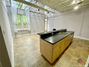 1295 E Broad St in Athens, GA - Building Photo - Building Photo