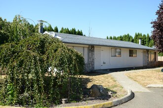 1309 NE 183rd Ave in Portland, OR - Foto de edificio - Building Photo