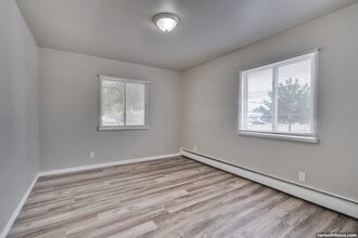 Clayton Ridge in Oshkosh, WI - Foto de edificio - Building Photo