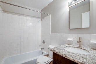 Riverwood Estates in Brooklyn Center, MN - Building Photo - Building Photo