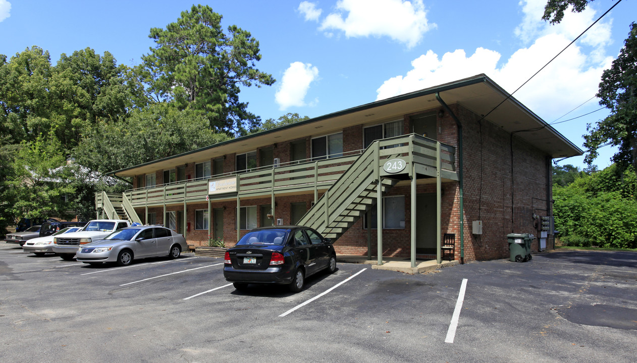 Crestview Apartment Homes in Tallahassee, FL - Building Photo