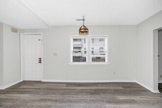 98 School St, Unit 2R in Lowell, MA - Building Photo - Building Photo