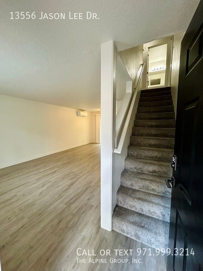 13556 Jason Lee Dr in Oregon City, OR - Building Photo - Building Photo