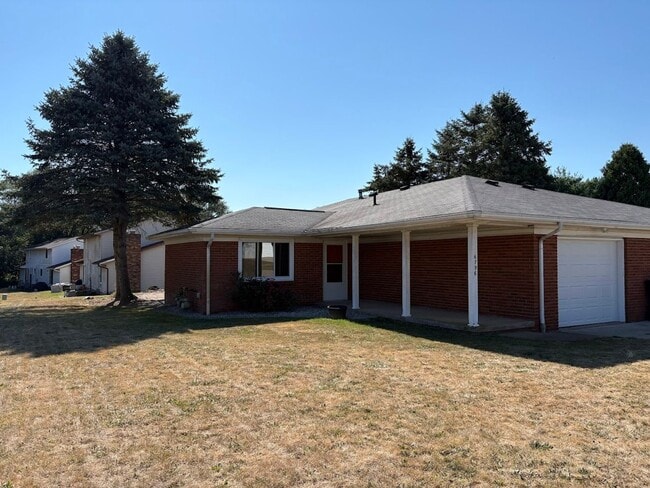 property at 6796 Sun Valley Ave NE