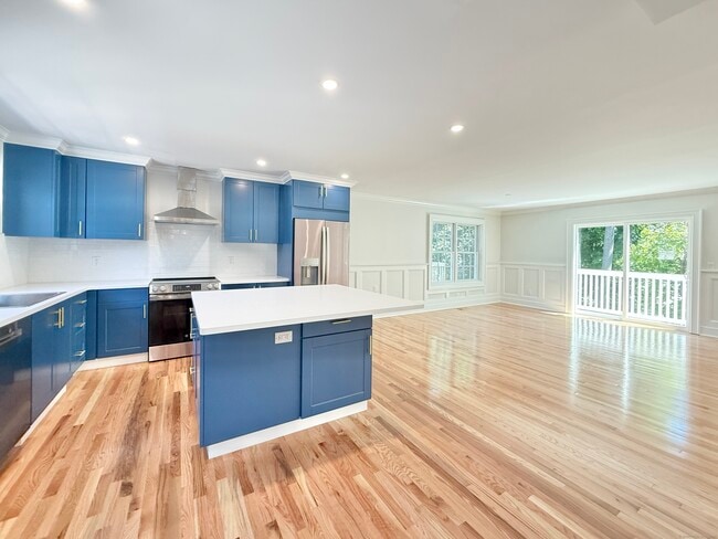 24 Hoyt St in Stamford, CT - Building Photo - Building Photo