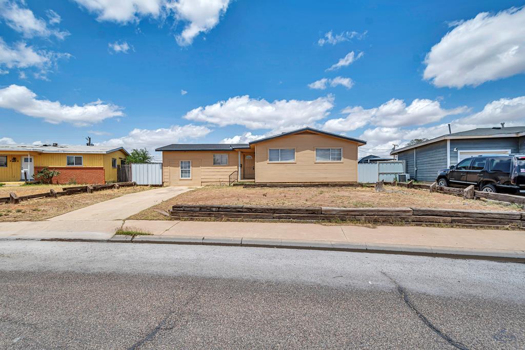 3822 Walnut Ave in Odessa, TX - Building Photo