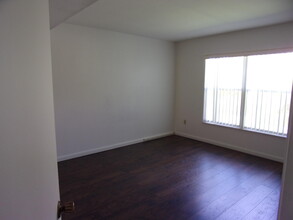 1722 SE Balmoral Ct in Port St. Lucie, FL - Building Photo - Building Photo