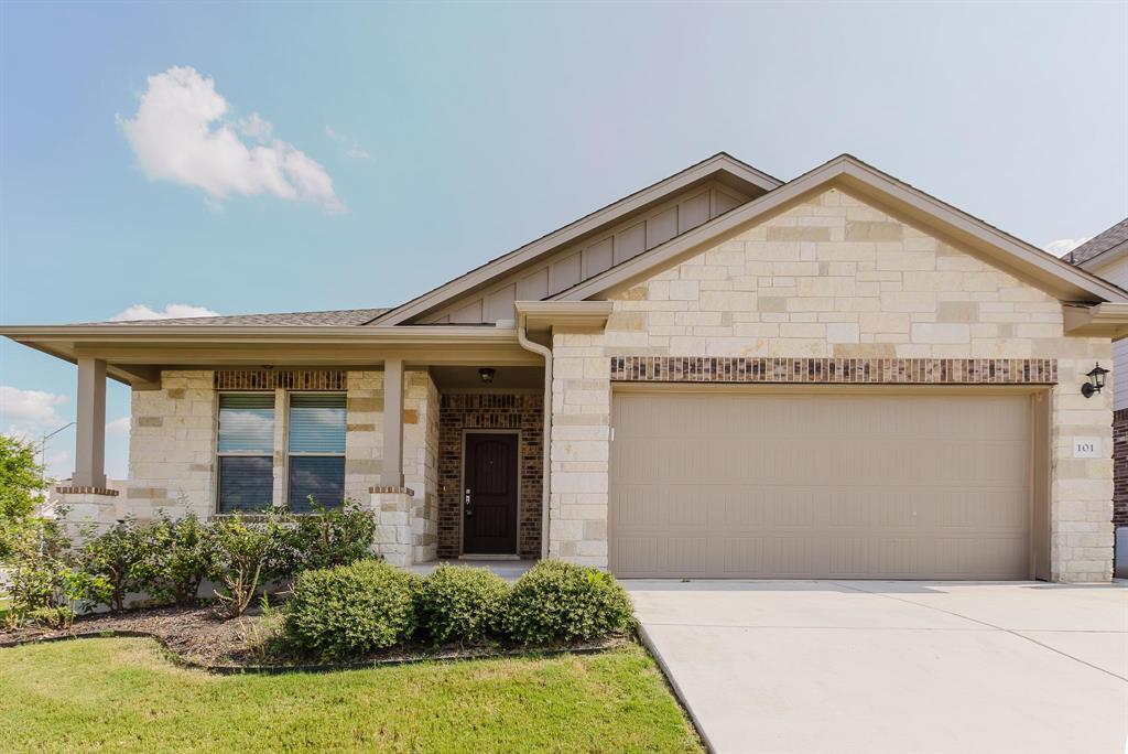 101 Falkland St in Hutto, TX - Building Photo
