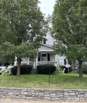 516 Mound Ct, Unit Unit 1 in Lebanon, OH - Building Photo