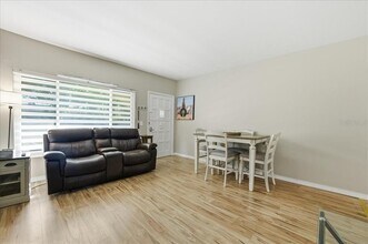 2400 Franciscan Dr in Clearwater, FL - Building Photo - Building Photo