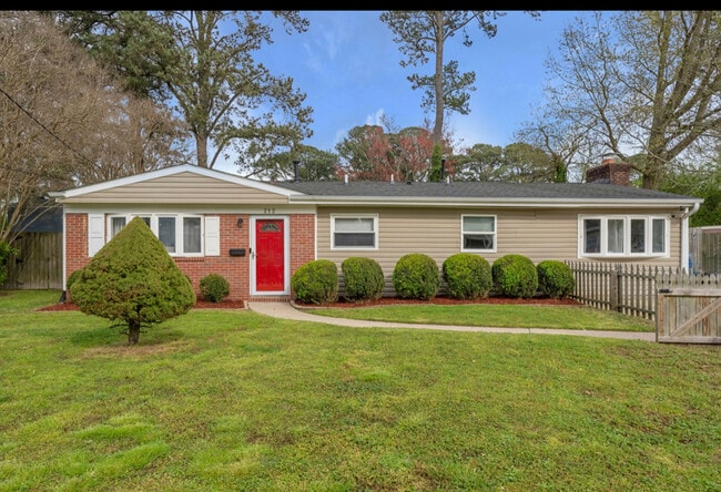212 Paladin Dr in Virginia Beach, VA - Foto de edificio - Building Photo