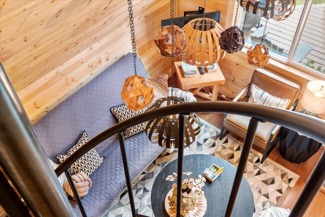 102 Tahoma Pl in Ashford, WA - Foto de edificio - Building Photo