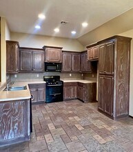 612 E Linden Ln in Mustang, OK - Building Photo - Building Photo