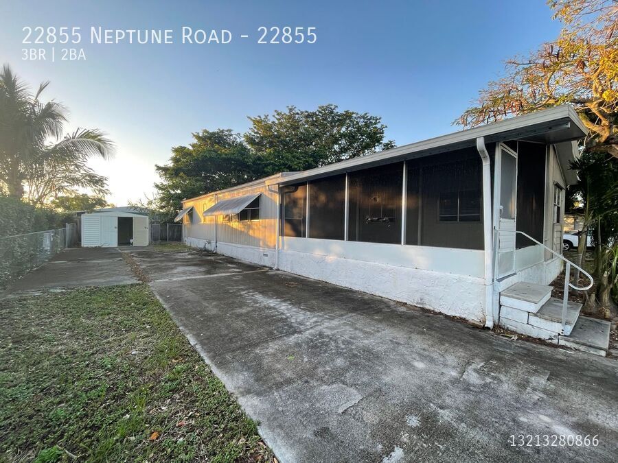 22855 Neptune Rd in Boca Raton, FL - Building Photo