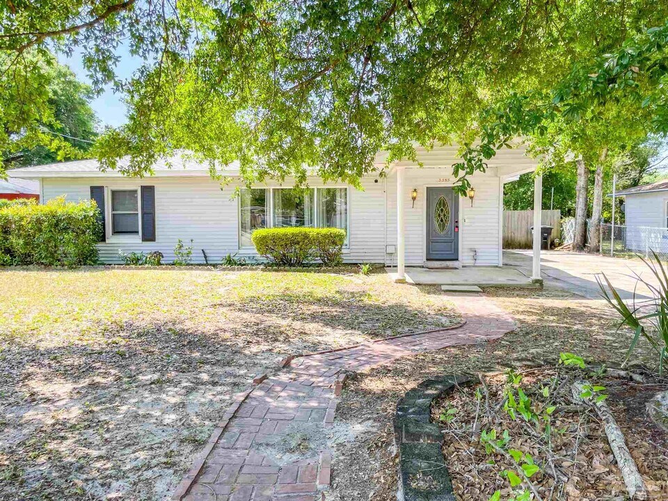 3355 Seabrook St in Pensacola, FL - Building Photo
