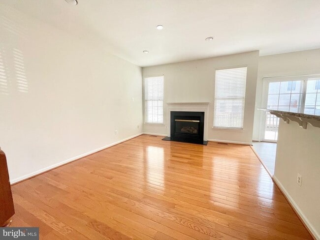 42683 Sandman Terrace in Chantilly, VA - Building Photo - Building Photo