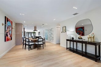 6246 SW 10th St in West Miami, FL - Building Photo - Building Photo