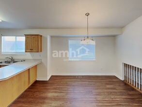 1274 W 2000 N in Clinton, UT - Foto de edificio - Building Photo