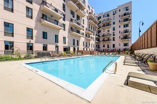 100 W Broadway in Long Beach, NY - Building Photo