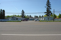 Swan Court Apartments in Portland, OR - Foto de edificio - Building Photo