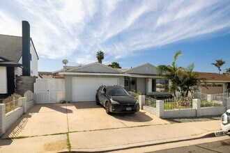 4089 Daves Way in San Diego, CA - Building Photo - Building Photo