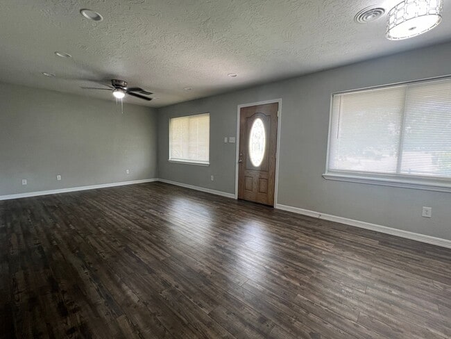 6407 NW Euclid Ave in Lawton, OK - Building Photo - Building Photo