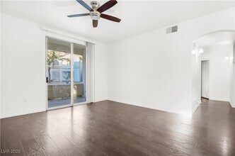 1300 S Arlington St in Las Vegas, NV - Foto de edificio - Building Photo