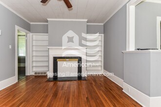 204 S Adair St in Clinton, SC - Foto de edificio - Building Photo