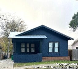 property at 706 E Evergreen Ct