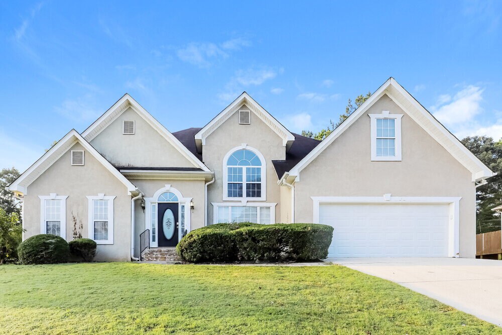 198 Sawgrass Way in Fayetteville, GA - Building Photo