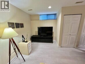 4864 WATLING St in Burnaby, BC - Building Photo - Building Photo