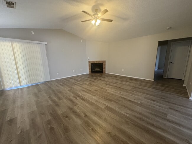 6215 Thais St NW in Albuquerque, NM - Building Photo - Building Photo