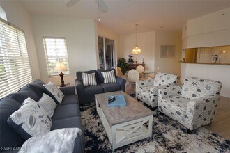 9060 Palmas Grandes Blvd in Bonita Springs, FL - Foto de edificio - Building Photo