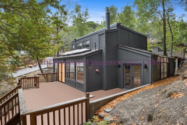 280 Oakcrest Rd in San Anselmo, CA - Building Photo - Building Photo