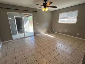 35 W Emerson Ave in Tracy, CA - Building Photo - Building Photo