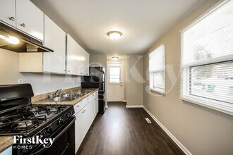 636 Jefferson Ave in Carpentersville, IL - Building Photo - Building Photo