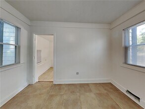 542 S Evelyn Pl NW in Atlanta, GA - Building Photo - Building Photo