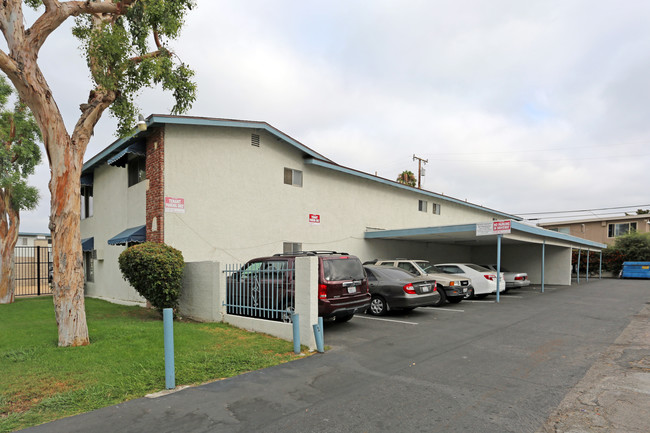 12681 Sunswept Ave in Garden Grove, CA - Foto de edificio - Building Photo