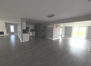 595 Aberdeen St in Hoffman Estates, IL - Building Photo - Building Photo