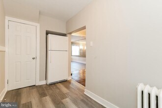 7037 Elmwood Ave in Philadelphia, PA - Building Photo - Building Photo