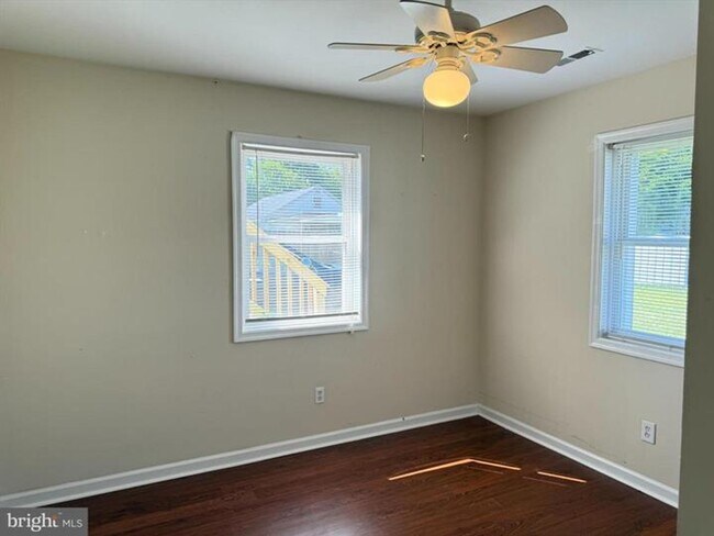 606 Stuart St-Unit -Apt 3 in Fredericksburg, VA - Building Photo - Building Photo