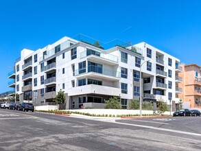 1330 Federal Ave in Los Angeles, CA - Foto de edificio - Building Photo