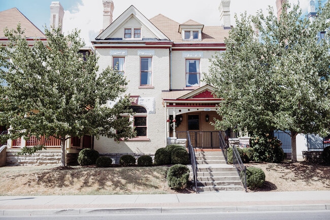 property at 275 S Limestone